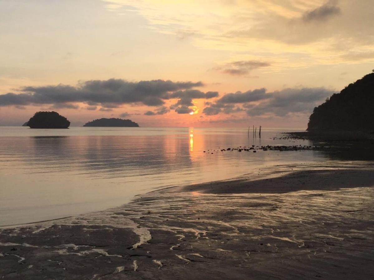 Wild Pasir Panjang Hotel Pulau Tuba Exterior foto